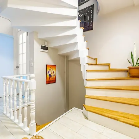 Enchanting Mystical Ambiance Near Nisantasi * Istanbul